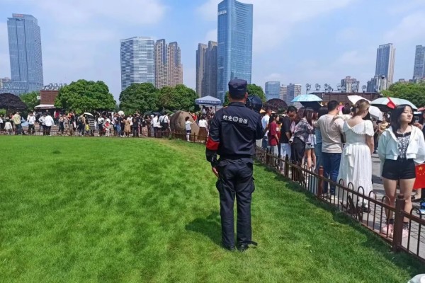 長沙紅光保安服務(wù)有限公司,長沙安保服務(wù),長沙安全服務(wù),長沙非武裝押運(yùn),勞務(wù)派遣服務(wù) 長沙紅光保安服務(wù)有限公司,長沙安保服務(wù),長沙安全服務(wù),長沙非武裝押運(yùn),勞務(wù)派遣服務(wù)